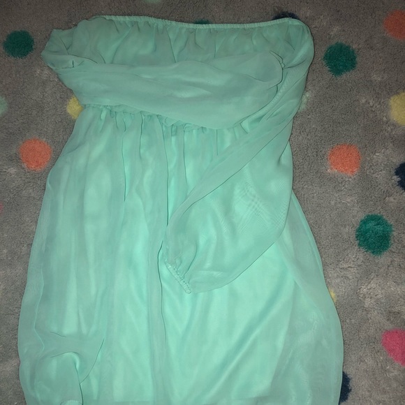 Off the shoulder boutique dress - Picture 3 of 4